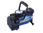Компрессор GOODYEAR GY000101 GY-30L 30 л/мин Мощность 156 Вт, Производительность 30 л/мин, Максимальное токопотребление 13 А, Максимальное давление - 7 Атм, Длина провода питания: 3 м, Длина воздушного шланга: 1 м. Сумка и набор переходников в комплекте.