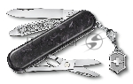 Нож перочинный Victorinox Classic Brilliant Carbon (0.6221.90) 58мм 5 функций черный/серебристый подар.коробка