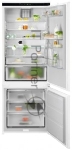 Встраиваемый холодильник Electrolux ENP7TD75S, комбинированный No Frost, Размеры ВxШxГ [мм]: 1884x696x549, сенсорное управление с символьным дисплеем, Динамическая система охлаждения в холодильной камере, система охлаждения в морозильной камере - No Frost, крепление дверцы на направляющих, A++ класс энергопотребления, Большой ящик на телескопических направляющих, MultiSpace, Flexi shelf, Инверторный компрессор