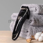 Набор для стрижки Galaxy Line GL 4165, черный, 3 Вт, время непрерывной работы до 1,5 ч, время зарядки около 2 часов, аккум. Li-Ion 3,7 В, емкость аккум. 600 мА*ч, лезвия из нержав. стали, ширина лезвия 40 мм, 2 насадки-расчески (3 и 6 мм, 9 и 12 мм), USB 