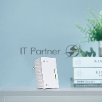 Сетевое оборудование TP-Link TL-WPA4220 300Mbps Wireless AV500 Powerline Extender, 500Mbps Powerline Datarate, 2 10/100Mbps Fast Ethernet ports, HomePlug AV, Plug and Play, WiFi Clone, Single Pack, вид 6